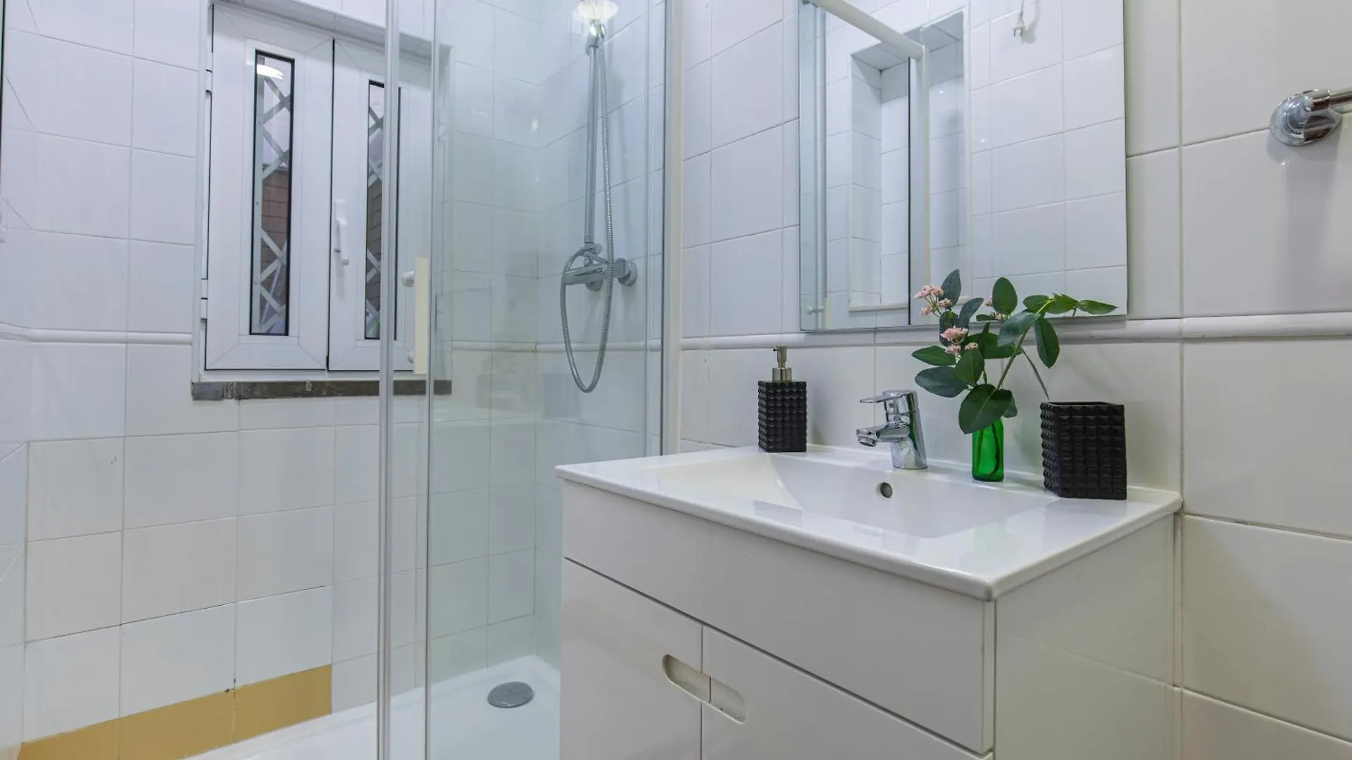 Comfortable Flat Near Marques De Pombal Lisboa Portekiz